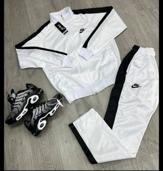 Conjunto Sudadera Nike T 9B – Estilo y Comodidad Deportiva